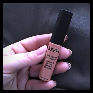 NYX Soft Matte Lip Cream